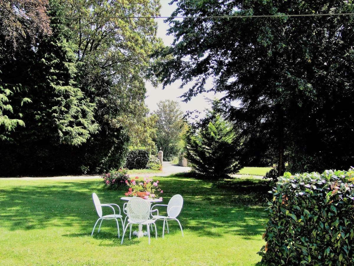 Apartamento Le Glycine A Manoir Sainte Cecile Juvigny-Val-d'Andaine Exterior foto